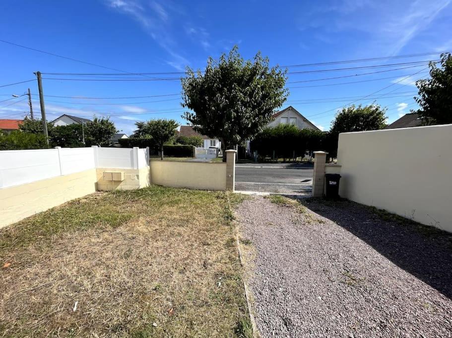 Auva - Sils Maison 48 M2 A 5 Minutes A Pied De La Plage سانت أوبين سور مير المظهر الخارجي الصورة